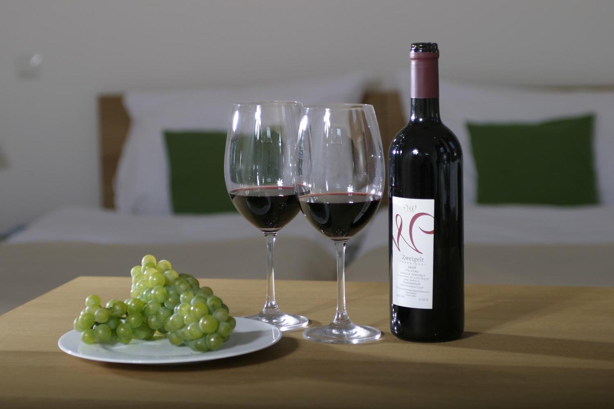 Wein + Bett Wiedeck Stetten Bagian luar foto